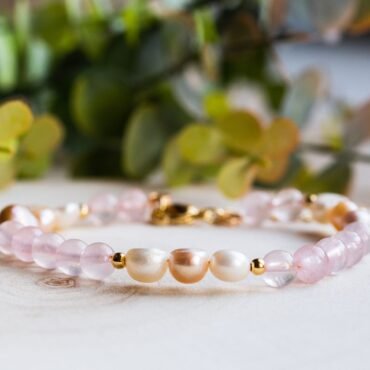 Armband met rozenkwarts en parels kopen - Boetiek Mystiek